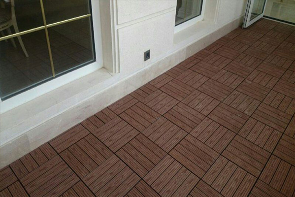 553