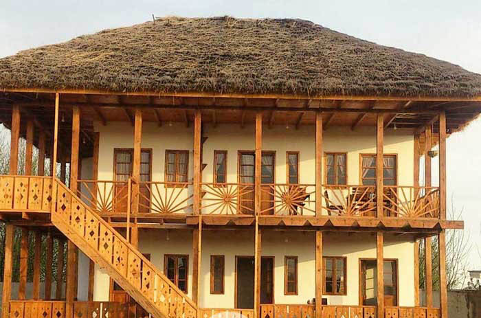 نمای خانه ویلایی ساده و روستایی 553